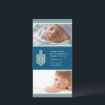 Cartão com fotos Monograma Hanukkah Dreidel<br><div class="desc">Mostre sua bela família com este cartão com fotos feito em legal cores de inverno. Um sonho gráfico de Hanukkah esboçado por pontos brancos serve como uma moldura para o seu monograma. Adicione sua mensagem personalizada ao lado dela e não se esqueça de suas lindas fotos da família! Disponível em...</div>