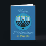 Cartão Como Pais Primeiro Chanucá Menorah no Azul Escuro<br><div class="desc">No Chanucá das 1ruas como pais,  este cartão é perfeito para celebrar! As chamas amarelas imitam a cor da mensagem. Script Happy 1rua Hanukkah é uma cor azul suave. Uma menorah está no centro.</div>