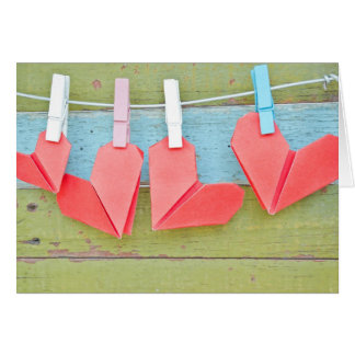 Cartão Coração de papel que pendura no Clothesline