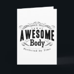 Cartão Corpo impressionante do nascer 1955 do aniversário<br><div class="desc">Aniversário feliz do nascer 1955 do aniversário o 60th 61st 62nd 63rd 64th,  60 61 62 63 64 anos de partido velho do presente de aniversário feito estabeleceu o clássico 1955 do vintage envelhecido à edição limitada 1955 da perfeição</div>