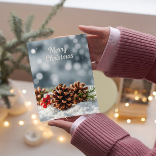 Cartão Cozy Pinecone e neve Feliz Natal