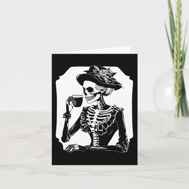 Cartão Custo do Café do Skeleton do Skeleton Lazy Bebendo (Frente)