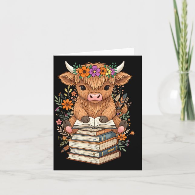 Cartão Cute Baby Highland Cow Reading Book Librarian Book (Frente)