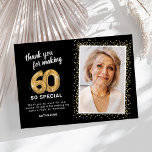 Cartão De Agradecimento 60ª Foto de Aniversário Moderno<br><div class="desc">Elegante na 60ª festa de aniversário,  agradeço cartas com um fundo preto na moda que pode ser mudado para qualquer cor,  uma foto da aniversariante / garoto,  brilho dourado,  sessenta balões de hélio dourado,  e um obrigado moderno que você modelo é fácil de personalizar.</div>