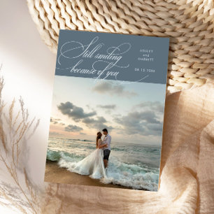 Cartão De Agradecimento Ainda Sorriso Elegante Foto de Casamento Azul Arde