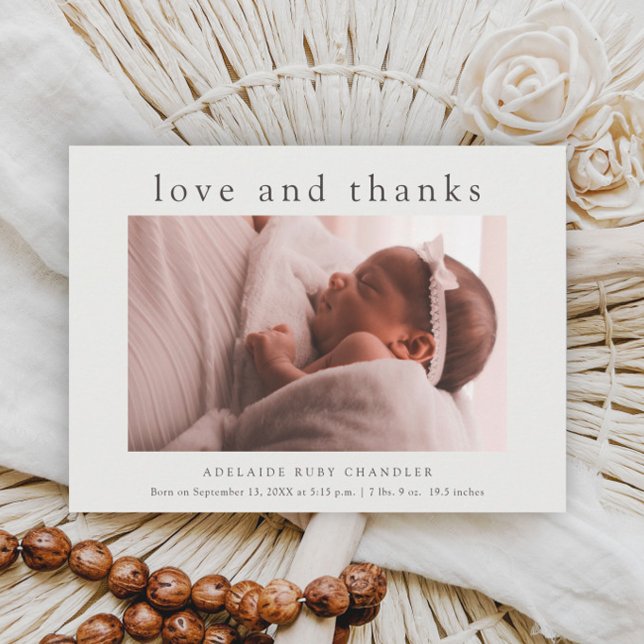 Cartão De Agradecimento Amor e Obrigados Foto Mínima (Simple typographic love and thanks baby photo birth announcement thank you card.)