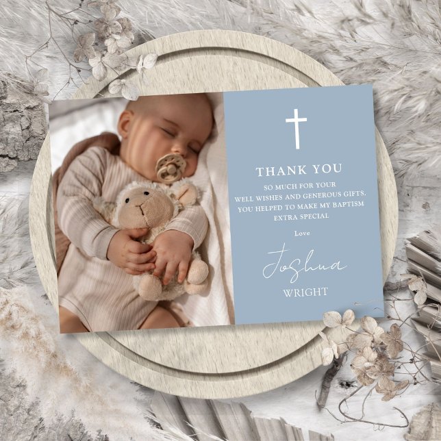 Cartão De Agradecimento Azul Empoeirado Moderno Foto de Batismo Batizado (Dusty Blue Modern Script Photo Baptism Christening Thank You Card)