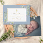 Cartão De Agradecimento Batismo Christening Foliage Dusty Foto Azul<br><div class="desc">Dourada assinatura batismo batizando cartões de agradecimentos de fotos. Personalize com sua foto e batismo especial,  batizando o obrigado que você envia em letras chic gold neste moderno elegante design azul empoeirado. Projetado por Thisnotme©</div>