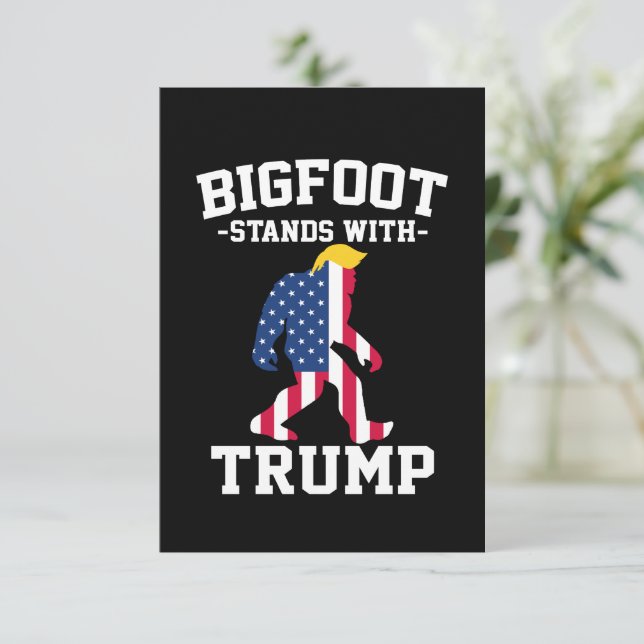 Cartão De Agradecimento Bigfoot Com Eleições Trump 2024 (Em pé/Frente)