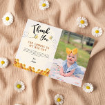 Cartão De Agradecimento Bonito moderno É tão doce ser uma foto de 1rua de<br><div class="desc">Bonitinho moderno é tão doce ser a primeira foto de aniversário OBRIGADO</div>