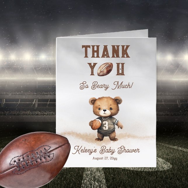 Cartão De Agradecimento Boy Barly Espera Chá de fraldas Americano de Futeb (Teddy Bear Boy American Football Bearly Wait Baby Shower "Thank You Beary Much!" Folded Card)