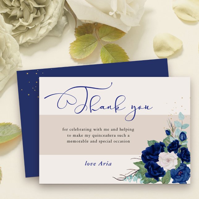 Cartão De Agradecimento Caligrafia Elegante de Rosas Azuis e de Marfim (Elegant Thank You card with sweet calligraphy and royal navy blue and ivory rose blooms)