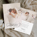 Cartão De Agradecimento Caligrafia Romântica Casamento 2 Foto<br><div class="desc">Este cartões de agradecimentos de casamento apresenta uma carta caligráfica elegante e romântica com uma foto e texto adicionais no verso. Perfeito para casamentos,  aniversários,  graduações e outros eventos. Para uma personalização mais avançada deste design,  clique no BOTÃO FERRAMENTA DESIGN AZUL acima!</div>