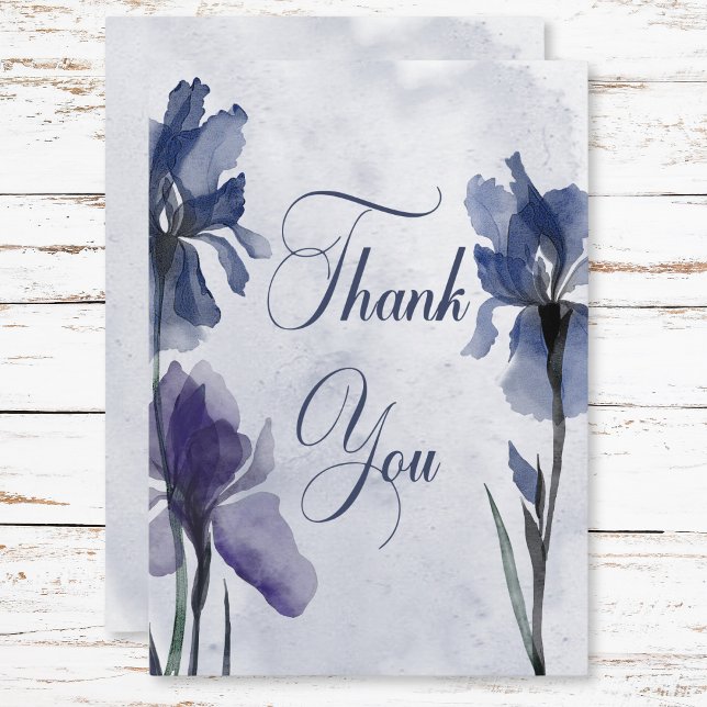 Cartão De Agradecimento Casamento Azul Iris Moderno (Blue Iris Flowers Modern Blue Wedding Thank You Card)
