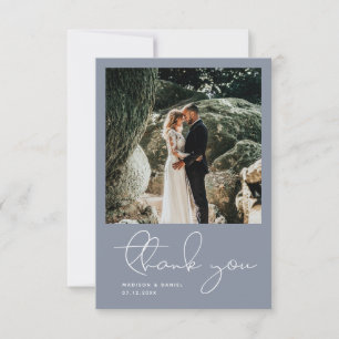 Cartão De Agradecimento Casamento Azul Simples com Foto de Script Moderno 