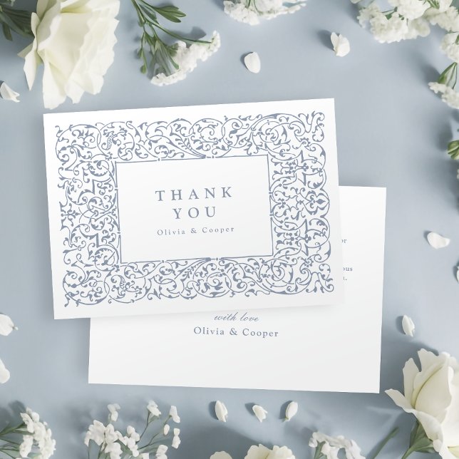 Cartão De Agradecimento Casamento Clássico de Frame de Ornamentado da Dust (Dusty Blue Vintage Ornate Frame Classic Wedding Thank You Card)