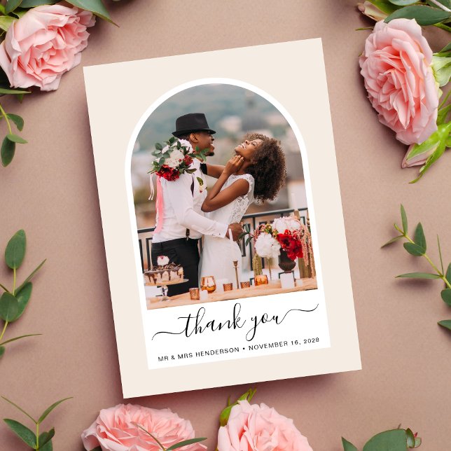 Cartão De Agradecimento Casamento com Creme Fotográfico Archado (Celebrate your love story with a thank you card showcasing your photo in an elegant arch frame)