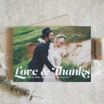 Cartão De Agradecimento Casamento com Fotos Retro Script de Amor e Obrigad<br><div class="desc">Obrigado os seus hóspedes em estilo com o nosso cartões de agradecimentos personalizável de casamento fotográfico, com a frase "Amor e Obrigados" no encantador roteiro retrô. Este cartões de agradecimentos fotográfico combina maravilhosamente o sentimento pessoal com um toque de talento de vintagem. Mostre sua foto favorita do casamento, permitindo que...</div>