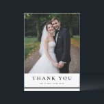 Cartão De Agradecimento Casamento com Tipografia Clássica Negra e Branca<br><div class="desc">Envie obrigados para a família e amigos por comparecerem ao seu dia especial com este obrigado de casamento personalizável. Apresenta tipografia clássica e sotaques listrados. Personalize adicionando suas fotos de casamento e detalhes. Este elegante cartões de agradecimentos de casamento está disponível em outro estoque de papelão.</div>