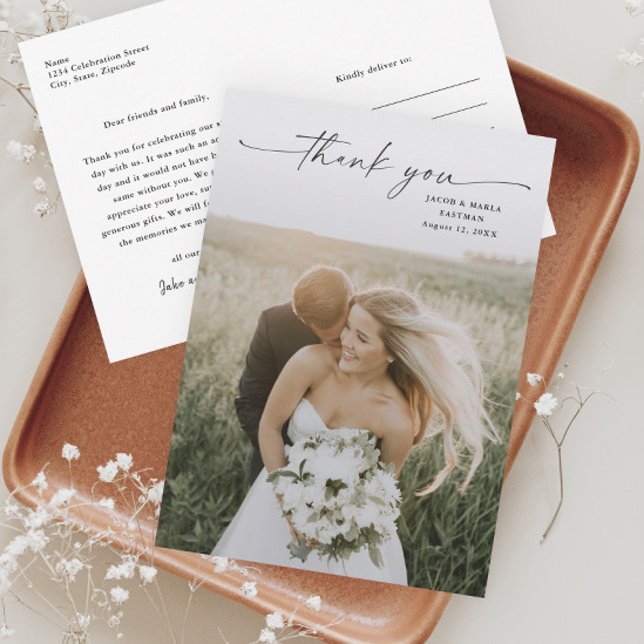 Cartão De Agradecimento Casamento de Foto com Roteiro Simples (Elegant script wedding photo thank you postcard.)