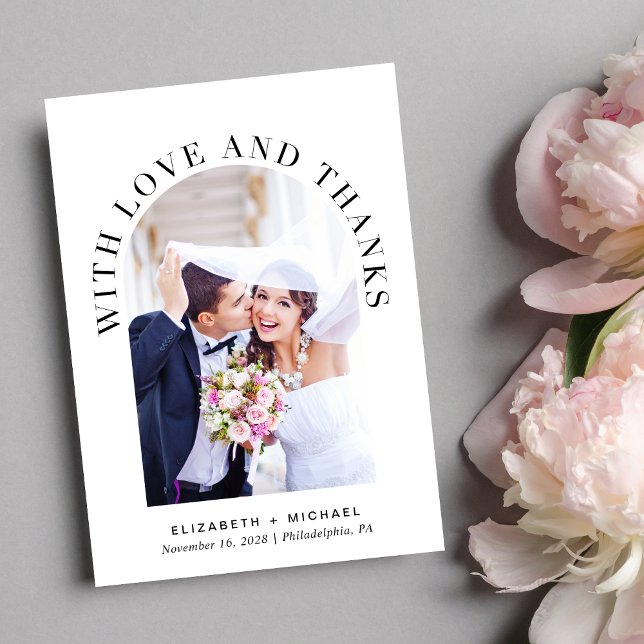 Cartão De Agradecimento Casamento de Foto em Arch Moderno (Celebrate your love story with a thank you card showcasing your photo in an elegant arch frame)
