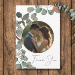 Cartão De Agradecimento Casamento de Foto Eucalyptus Vermelhos Mínimo<br><div class="desc">Este design de fotos de casamento apresenta um simples,  verde aquoso e verde-aquarela e um spray de eucalipto ferrugem no fundo de sua escolha de papelaria. É delicado,  elegante e subestimado. Criado pela imprensa simplesmente de farmácia.</div>