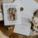 Cartão De Agradecimento Casamento de Foto Simples<br><div class="desc">Casamento minimalista obrigado cartas com um simples fundo branco,  uma foto da noiva e noiva,  as palavras "obrigado você" em uma letra elegante que incorpora um coração de amor,  seus nomes,  data de casamento,  e uma nota personalizada de agradecimento nas costas.</div>