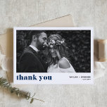 Cartão De Agradecimento Casamento de Fotografia com Tipografia em Negrito<br><div class="desc">Cartões de agradecimentos Azul De Casamento De Foto Do Marinho De Tipografia Negrito Retro | Este obrigado fotográfico personalizável que você possui uma placa simples apresenta um marinho azul retrógrado tipografia em negrito. É perfeito para uma variedade de eventos, como casamentos e graduações. Personalize adicionando suas fotos horizontais favoritas. Encontra-se...</div>