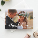 Cartão De Agradecimento Casamento de Fotografia de Cláudio Moderno Branco<br><div class="desc">Expresse sua sincera gratidão com nosso cartões de agradecimentos de casamento personalizável e espantoso, projetado com elegante caligrafia moderna. Este cartão oferece uma maneira sofisticada e na moda para obrigado de seus convidados para compartilhar em seu dia especial. O cartão inclui um espaço designado para uma foto carinhosa do seu...</div>