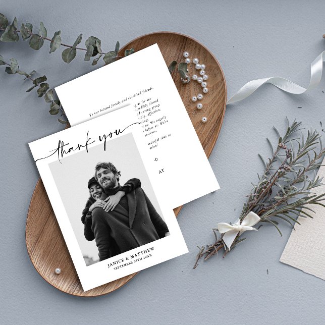 Cartão De Agradecimento Casamento de Fotografias com Script Moderno Minima (Criador carregado)