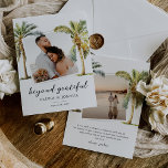 Cartão De Agradecimento Casamento de Fotografias de Praia Tropical<br><div class="desc">Diga obrigado seu estilo com este casamento da praia de Verão, obrigado, cartas! Perfeito por enviar aos seus convidados que partilhavam no seu dia especial e mostravam o seu amor e apoio. Apresentando duas das suas fotos de casamento, uma fonte lindíssima com script que lê 'além de agradecida', lindas palmeiras...</div>