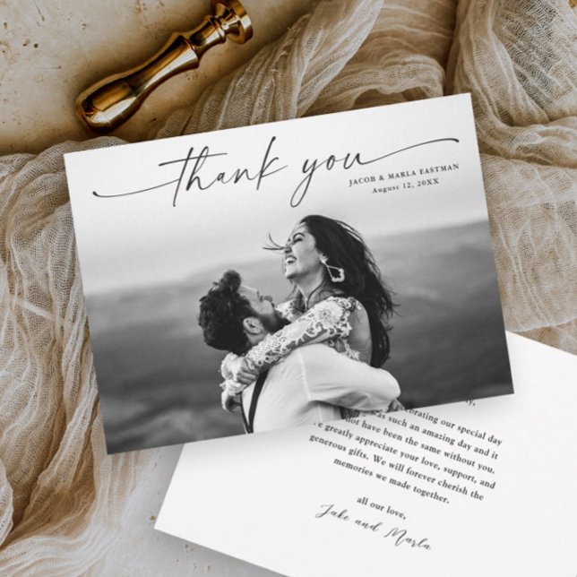 Cartão De Agradecimento Casamento de Fotografias de Script Moderno (Elegant photo wedding thank you card with modern simple script typographic overaly.)