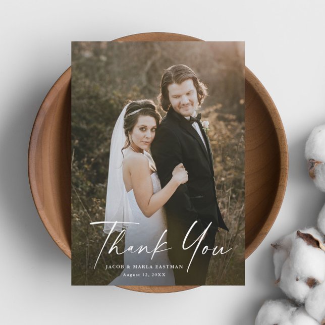Cartão De Agradecimento Casamento de Fotografias de Script Moderno (Simple script wedding photo thank you card with modern script and elegant typographic overlay.)
