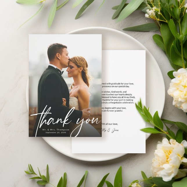 Cartão De Agradecimento Casamento de Fotografias Simples com Script Modern (Modern typography script, wedding photo thank you card with personal message.)
