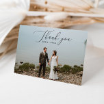 Cartão De Agradecimento Casamento de Fotos de Script Elegante Obrigado Car<br><div class="desc">Todos adorarão receber esta bela obrigado de casamento que você dobrou com uma imagem impressionante do seu dia de casamento! Personalize facilmente a sua foto e mensagem favoritas do casamento na dentro!</div>