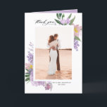 Cartão De Agradecimento Casamento de Pessoas Roxas e Rosas<br><div class="desc">Envie obrigados com este cartões de agradecimentos de fotos sobre temas florais empoeirados. Apresenta buquê floral de cor d'água de rosas e peões com sotaque verde. Personalize adicionando nomes,  data,  fotos e mensagem. Este cartões de agradecimentos floral roxo também será perfeito como um cartão de graduação e chá.</div>