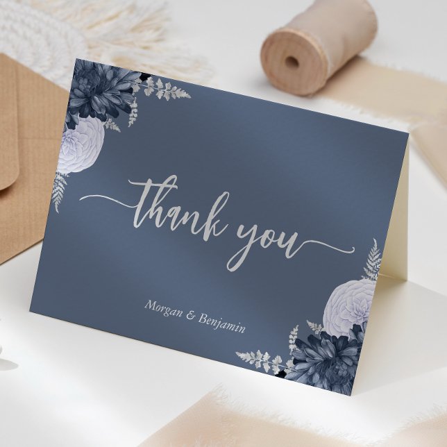 Cartão De Agradecimento Casamento de Script Floral de Dusty Blue Silver (Criador carregado)