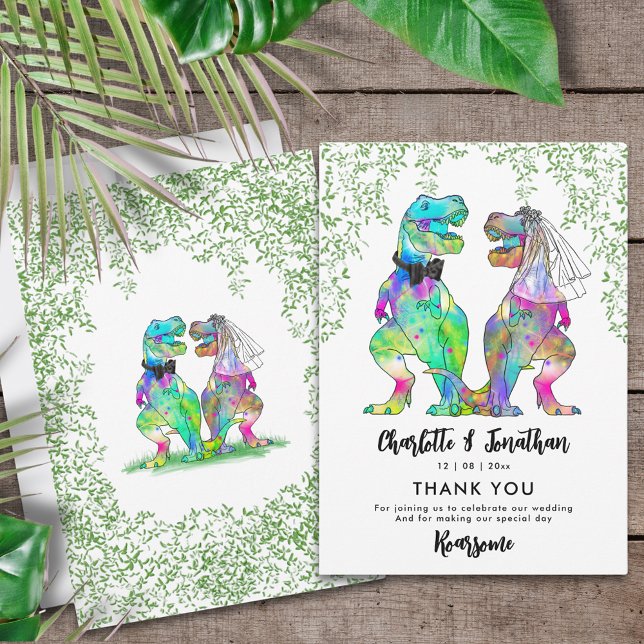Cartão De Agradecimento Casamento De Tema Dinossauro Obrigado (Colorful dinosaur wedding thank you card with colorful T-Rex bride and groom and Jurassic jungle )