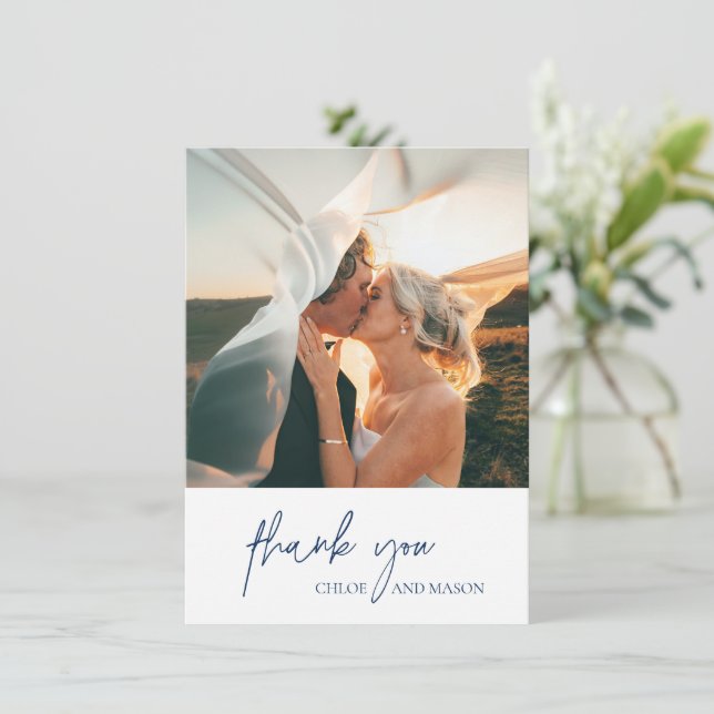 Cartão De Agradecimento Casamento Elegante de Foto Azul do Marinho Clássic (Em pé/Frente)