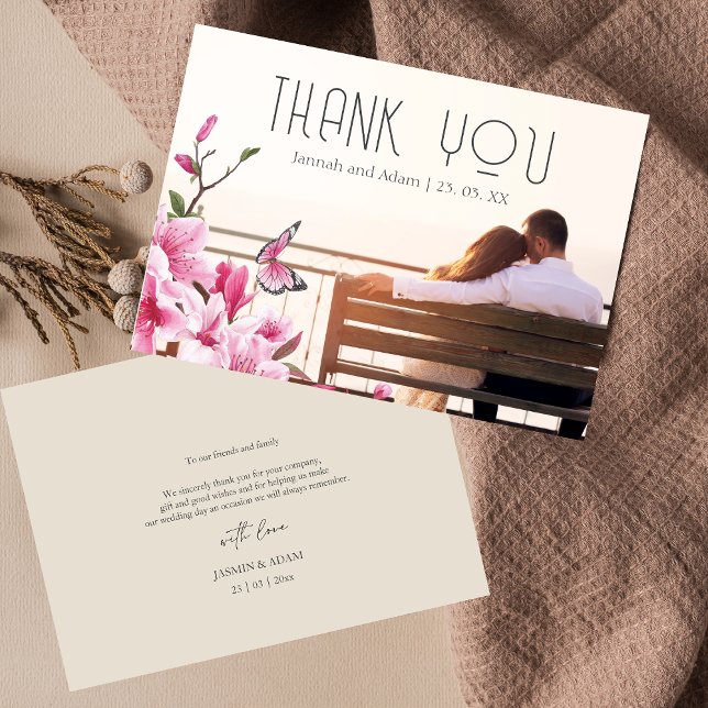 Cartão De Agradecimento Casamento Fotográfico com Borboletas Rosa Modernas (Modern Pink Butterflies Floral Photo Wedding Thank You Card)