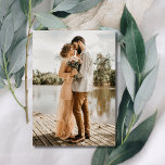 Cartão De Agradecimento Casamento Fotográfico do Elegante Moderno Obrigado<br><div class="desc">Obrigado seus entes queridos com estilo eterno usando este Cartões de agradecimentos de Casamento Fotográfico Moderno Elegante Dois. Com um design elegante e sofisticado, este cartão mostra duas das suas fotos favoritas do dia do casamento — uma na frente e outra na parte de trás — oferecendo uma bela maneira...</div>