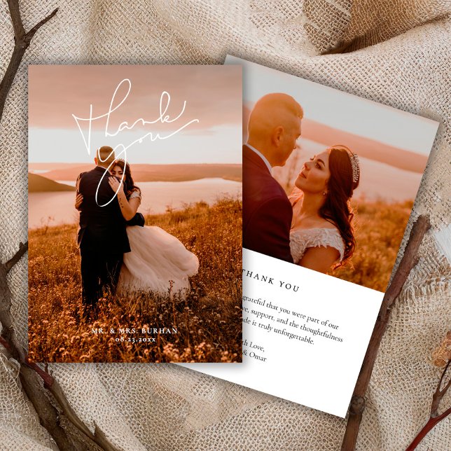 Cartão De Agradecimento Casamento Moderno com Foto e Letra Simples (Criador carregado)