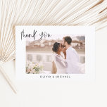 Cartão De Agradecimento Casamento Obrigado Foto Minimalista<br><div class="desc">Nado Obrigado Cartões que têm uma foto na frente e atrás. Os cartões de agradecimento contêm uma tipografia cursiva moderna,  escrita com letra de mão,  que é elegante,  simples e moderna para usar depois de você celebrar o dia de casamento simples e minimalista.</div>