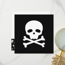 Caveira de Pirata Branca em Fundo Preto