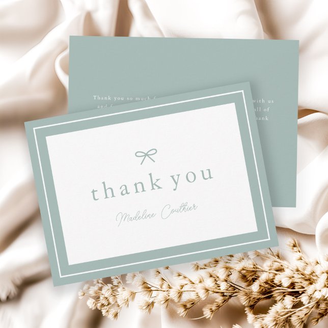Cartão De Agradecimento Chá de Bebê Neutro Simples e Elegante (Simple bow sage green gender neutral baby shower thank you cards.)