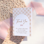 Cartão De Agradecimento Chá de fraldas de queda do arco do Pie Gingham<br><div class="desc">Um cartão de obrigado para corresponder à nossa coleção de Chás de fraldas de Uma Pequena Cutie Fall. Esta placa dobrada apresenta um padrão de gingham com uma cobertura de arco de boho. "Obrigado" está escrito em letra de caligrafia. Abaixo, há uma mensagem de obrigado editável. Dentro na placa, há...</div>