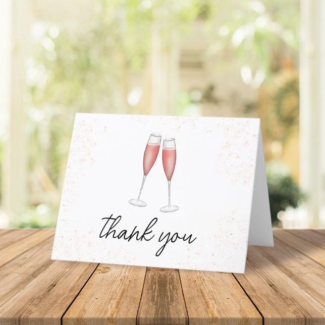 Cartão De Agradecimento Champagne Script Caligrafia Rosa para Chá de Noiva (Simple pink champagne toasting flutes thank you card)
