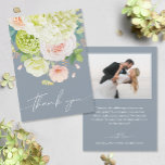 Cartão De Agradecimento Chic Watercolor Florals Foto de Casamento<br><div class="desc">Linda aquarela de drangas brancas e verdes com rosas cor-de-rosa e creme,  margaridas,  pequenas flores e folhas são apresentadas na frente desse empoeirado casamento azul,  obrigado cartas. Sua foto e mensagem estão impressas no verso. CORRESPONDENTE a itens na nossa coleção.</div>