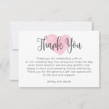 Coração embebida em cor-de-água rosa. Casamento de