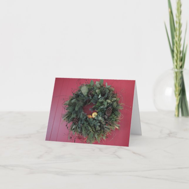 Cartão De Agradecimento Coroa de Natal Simples na Parede Vermelha (Frente)